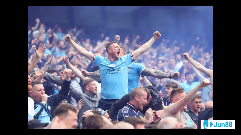 hoạt động trên mạng xã hội Hoạt động trên mạng xã hội