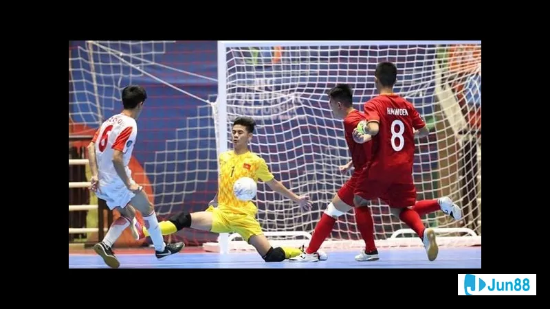 Thủ môn bị phạt đền gián tiếp Thủ môn bị phạt đền gián tiếp