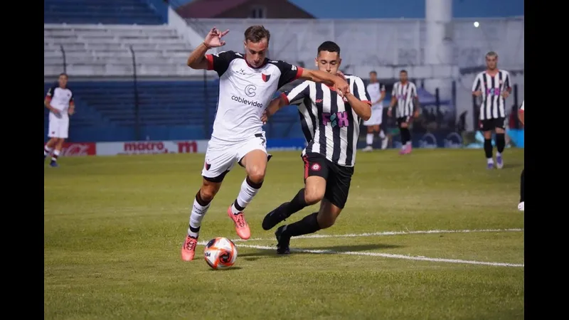 Cầu thủ Paysandu và Miramar đối đầu gay cấn trên sân cỏ Cầu thủ Paysandu và Miramar đối đầu gay cấn trên sân cỏ